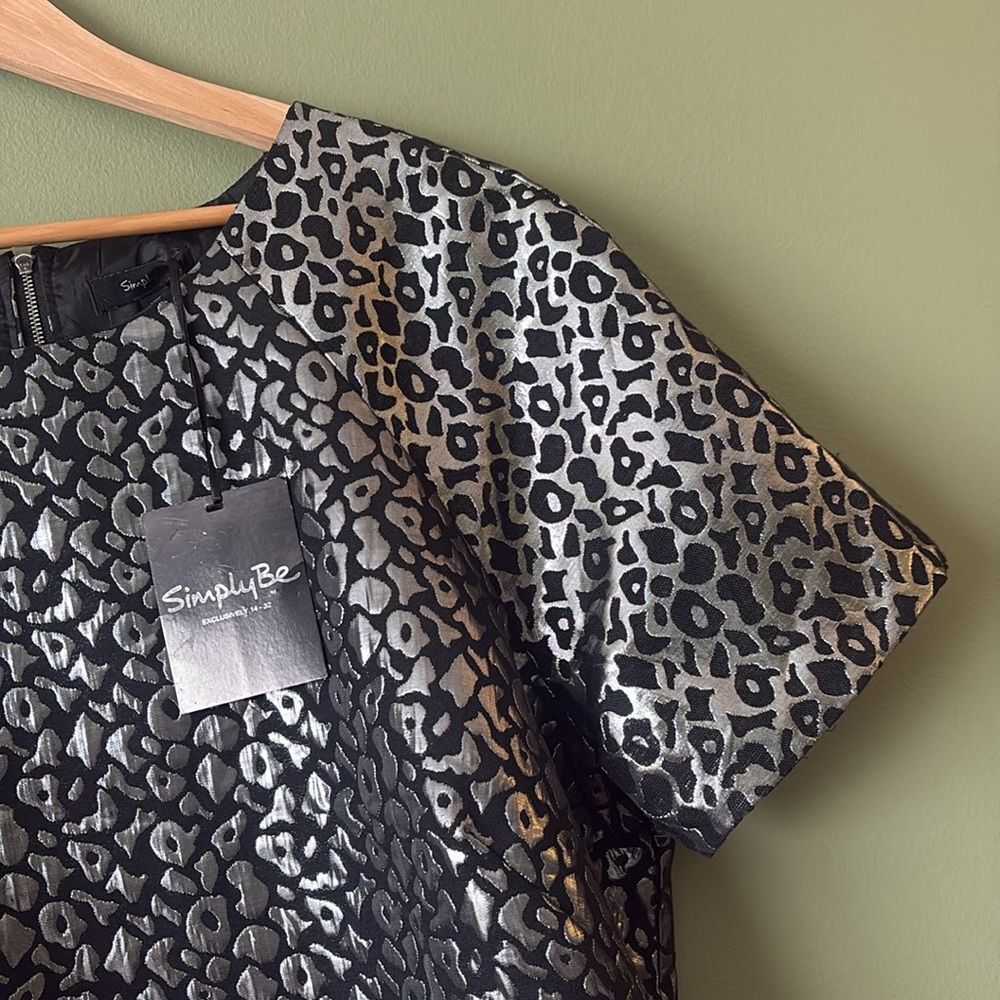 NWT Simply Be Leopard Print Metallic Short Sleeve Blouse Plus Sz US 22 - Picture 6 of 12
